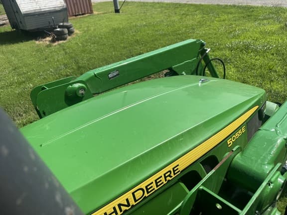 Image of John Deere 5055E equipment image 2