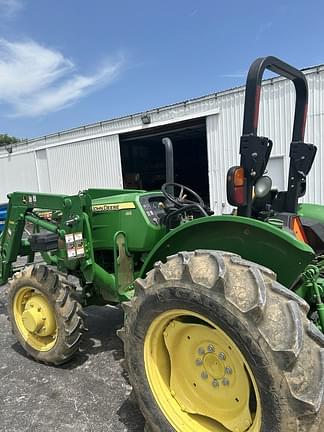 Image of John Deere 5055E equipment image 4
