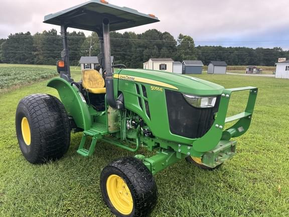 Image of John Deere 5055E equipment image 1