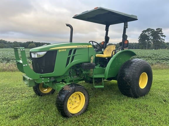 2015 John Deere 5055E Equipment Image0