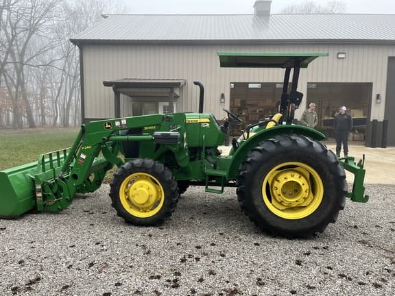 Image of John Deere 5055E equipment image 1