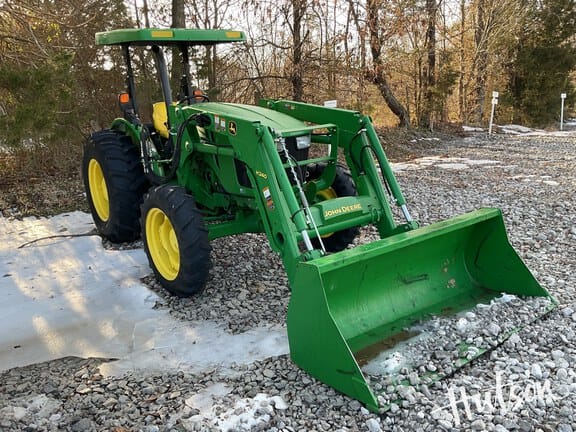 2015 John Deere 5055E Equipment Image0