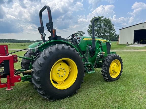 Image of John Deere 5055E equipment image 3