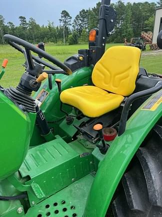 Image of John Deere 5055E equipment image 4