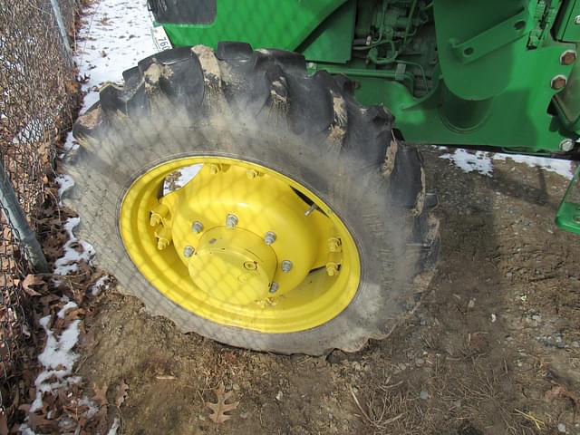 Image of John Deere 5055E equipment image 2