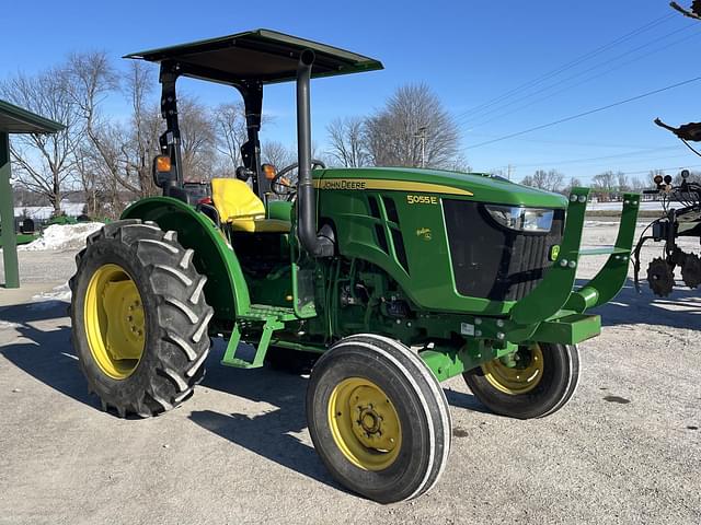 Image of John Deere 5055E equipment image 2