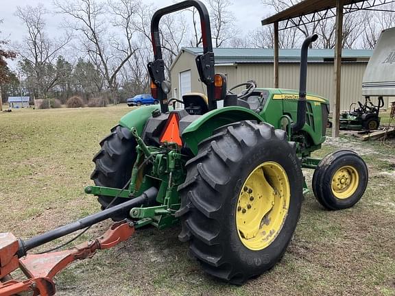 Image of John Deere 5055E equipment image 3