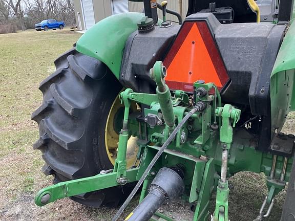 Image of John Deere 5055E equipment image 4