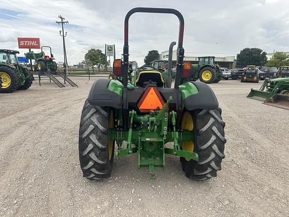 Image of John Deere 5055E equipment image 3