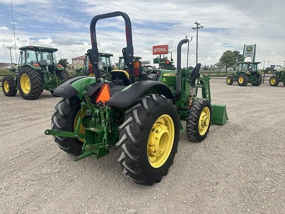 Image of John Deere 5055E equipment image 4