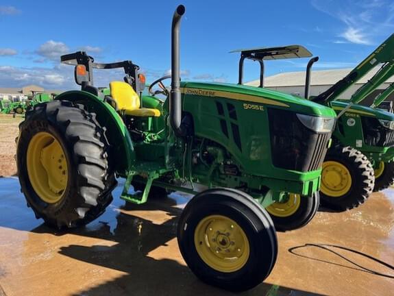 Image of John Deere 5055E equipment image 1