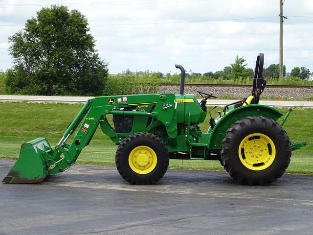 Image of John Deere 5065E equipment image 2