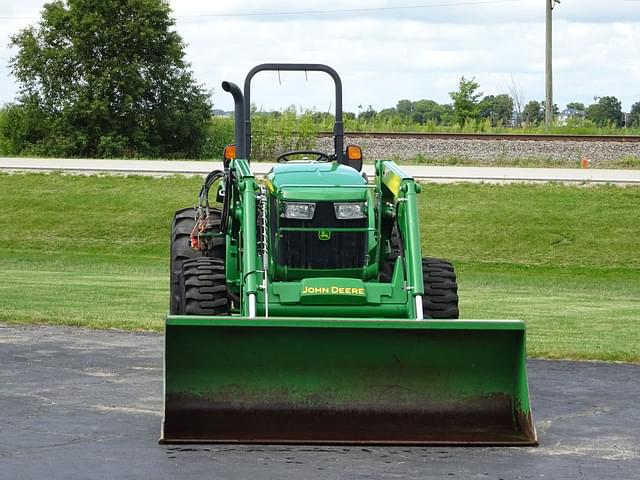 Image of John Deere 5065E equipment image 4