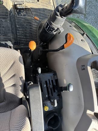 Image of John Deere 5065E equipment image 4