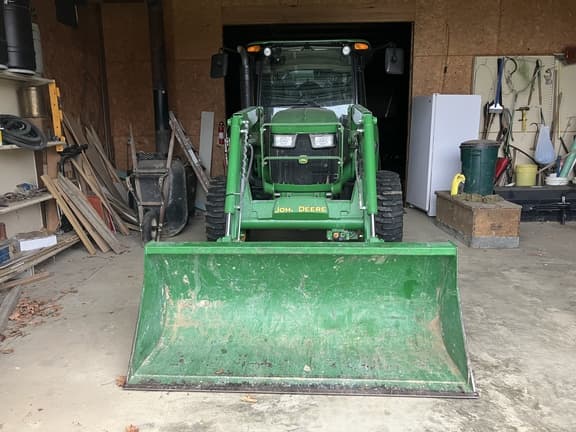 Image of John Deere 5065E equipment image 4