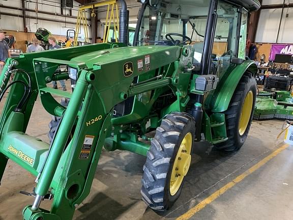 Image of John Deere 5065E equipment image 4