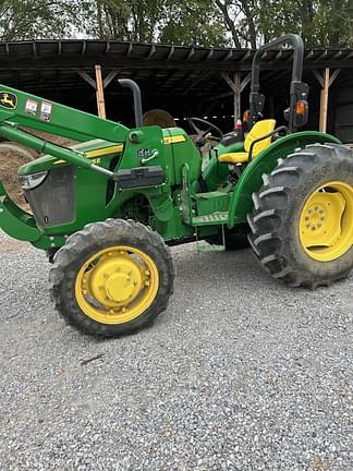 Image of John Deere 5065E equipment image 3