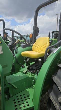 Image of John Deere 5065E equipment image 2