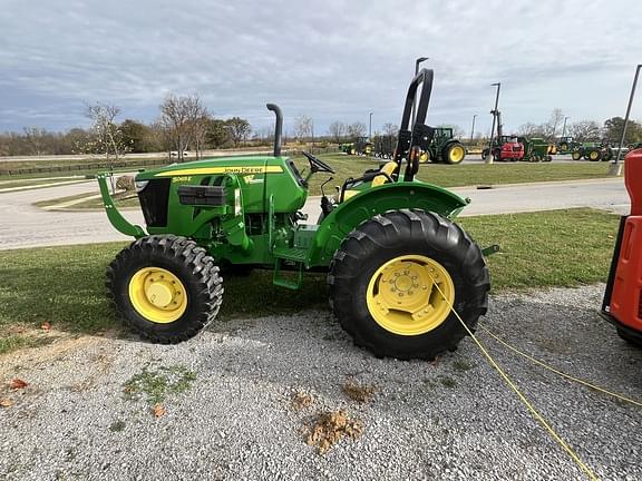 Image of John Deere 5065E equipment image 1