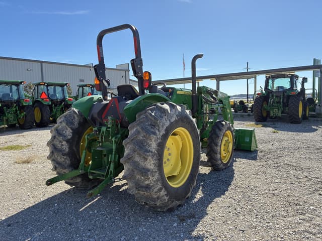 Image of John Deere 5065E equipment image 4