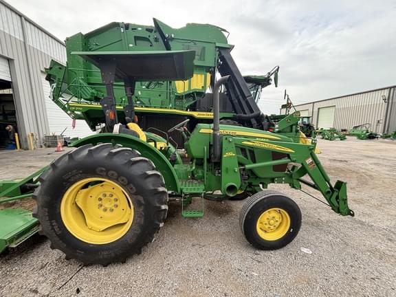 Image of John Deere 5065E equipment image 3