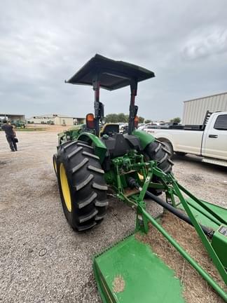 Image of John Deere 5065E equipment image 4