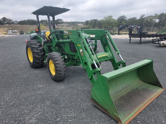 Image of John Deere 5065E equipment image 3