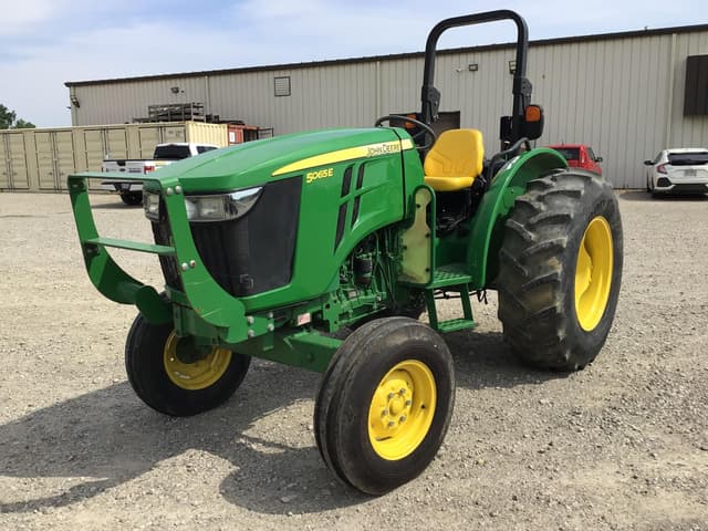 Image of John Deere 5065E equipment image 1