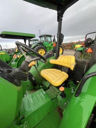 Image of John Deere 5065E equipment image 4