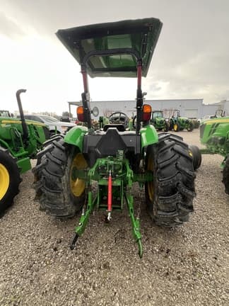 Image of John Deere 5065E equipment image 3
