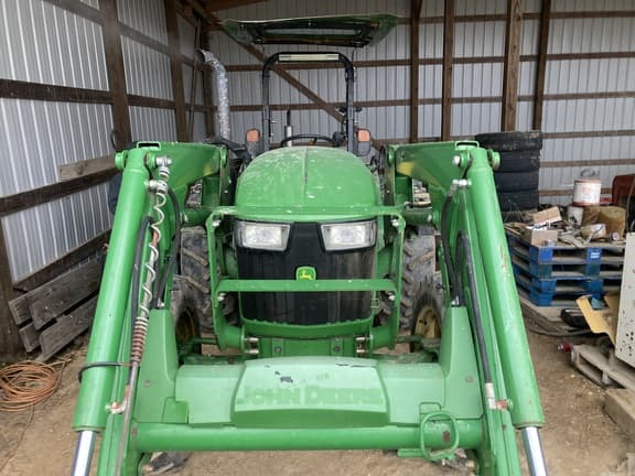 Image of John Deere 5065E equipment image 2