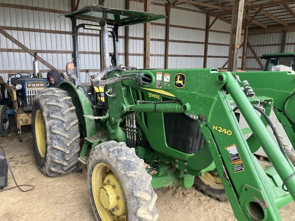 Image of John Deere 5065E equipment image 1