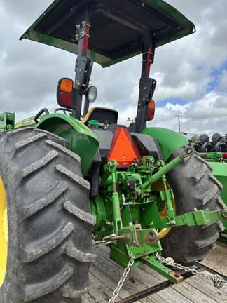 Image of John Deere 5065E equipment image 1