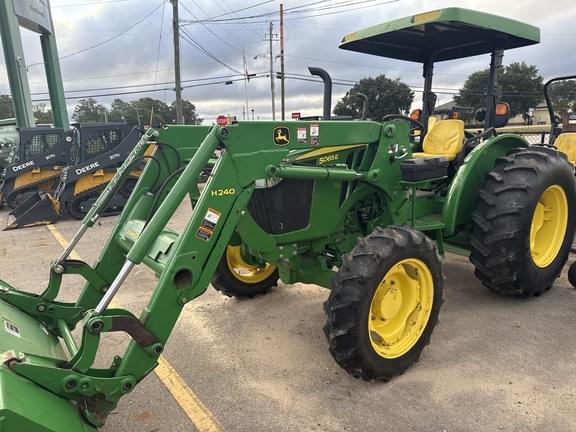 Image of John Deere 5065E equipment image 4