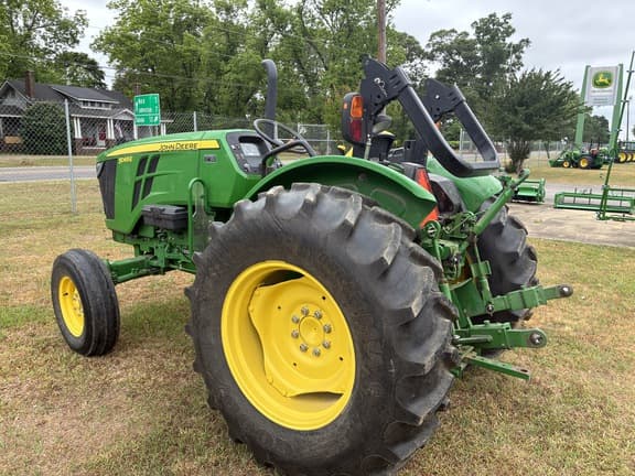 Image of John Deere 5065E equipment image 4