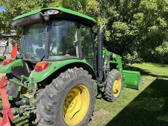Image of John Deere 5065E equipment image 3