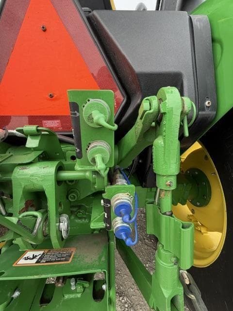 Image of John Deere 5065E equipment image 4