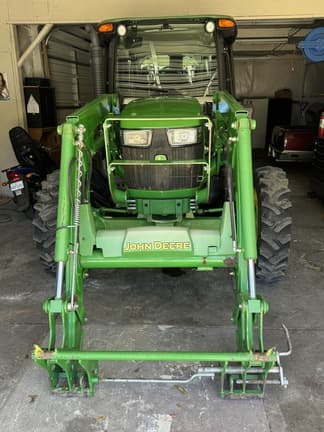 Image of John Deere 5065E equipment image 3