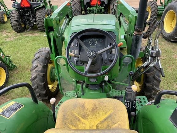 Image of John Deere 5065E equipment image 4