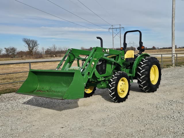 Image of John Deere 5065E equipment image 1