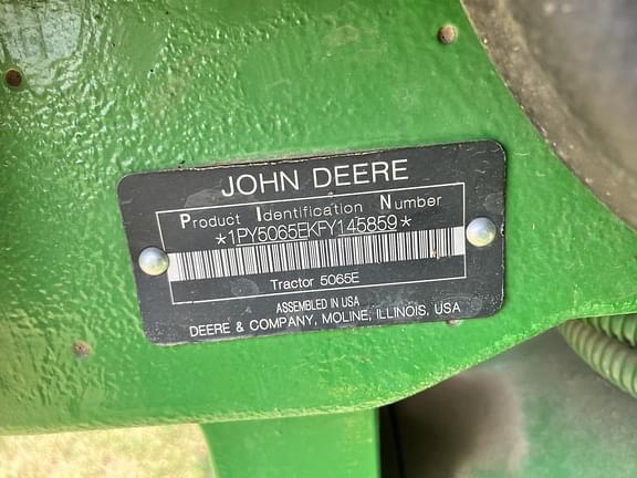 Image of John Deere 5065E equipment image 1