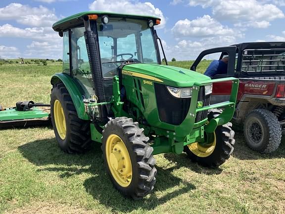 Image of John Deere 5065E equipment image 3