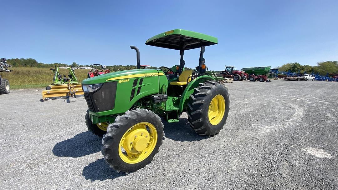 Image of John Deere 5065E Primary image