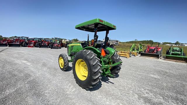 Image of John Deere 5065E equipment image 4