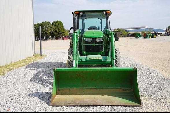 Image of John Deere 5065E equipment image 3