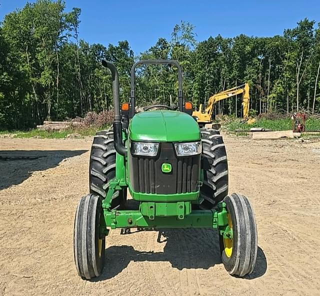 Image of John Deere 5065E equipment image 3