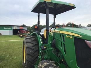 2015 John Deere 5075E Equipment Image0