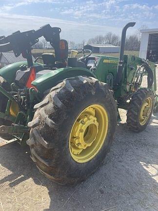 Image of John Deere 5075E equipment image 3