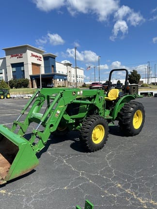 2015 John Deere 5075E Equipment Image0