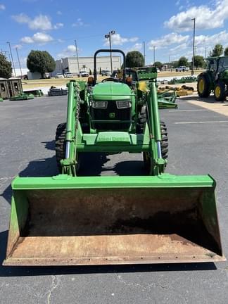 Image of John Deere 5075E equipment image 4